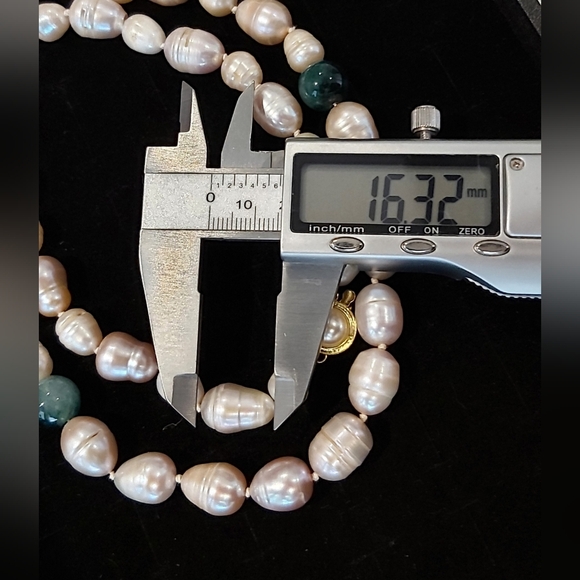 13mm to 16mm Extra Large Freshwater Pearls with Moss Agate Necklace 28" - Picture 4 of 5